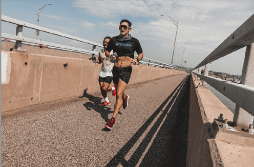 motivny-runners-on-bridge-nyc-marathon-training-plan